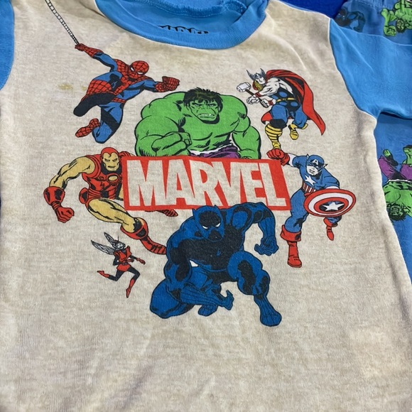 BOYS PAJAMAS MARVEL 4T - Picture 2 of 3